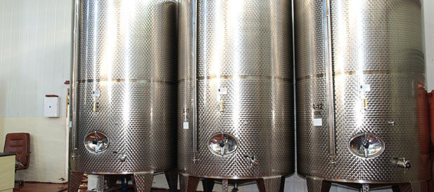 Οινοποιεία βαδαβάνου - καζάνια